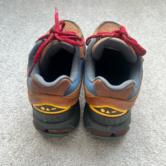 New Balance M2002 - Picture 3 of 5